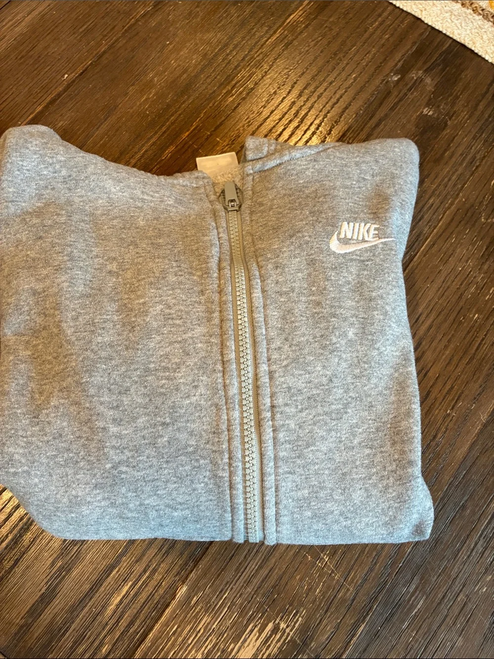 Nike cozy gray